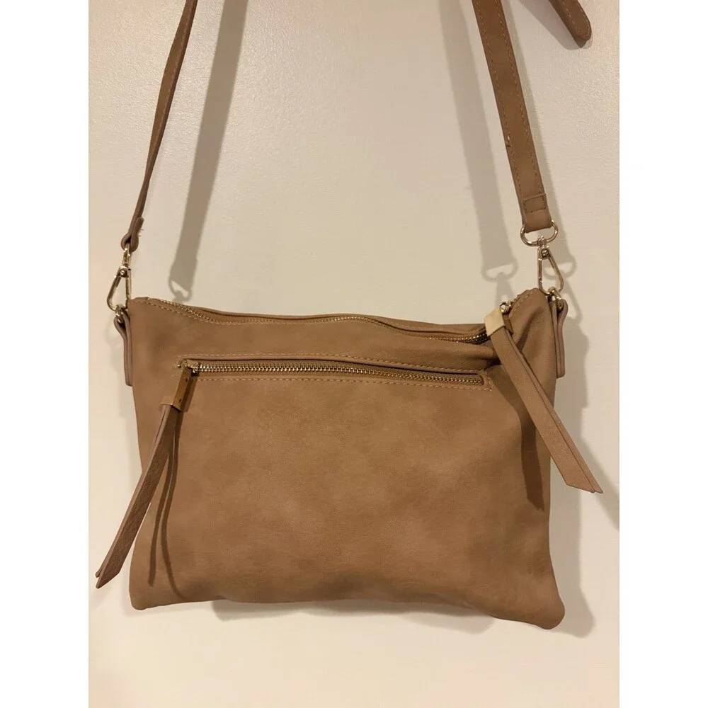 Shiraleah Tan Pebbled Crossbody leather Bag, Zip, Gold, Detach/Adjust Strap
